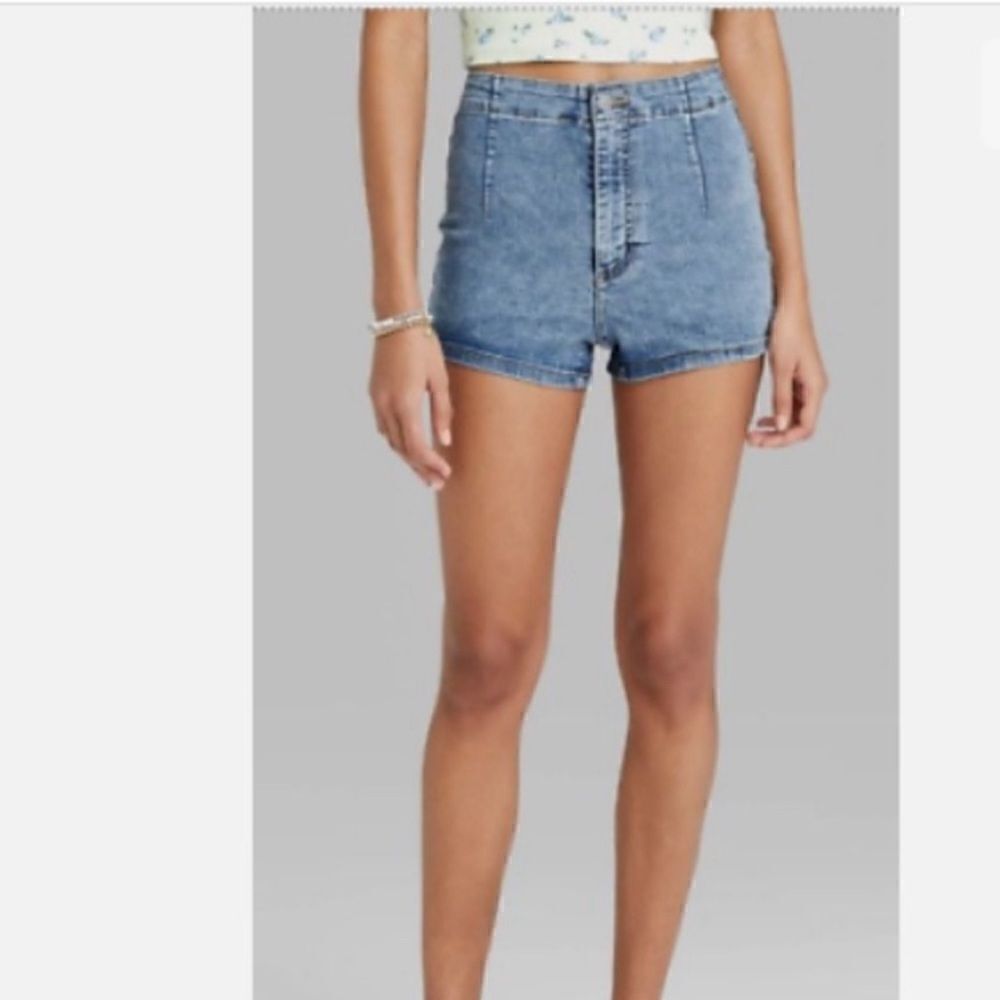 Wild Fable Medium Wash Blue Women's Super-High Rise Jean Shorts Size 8 NWT